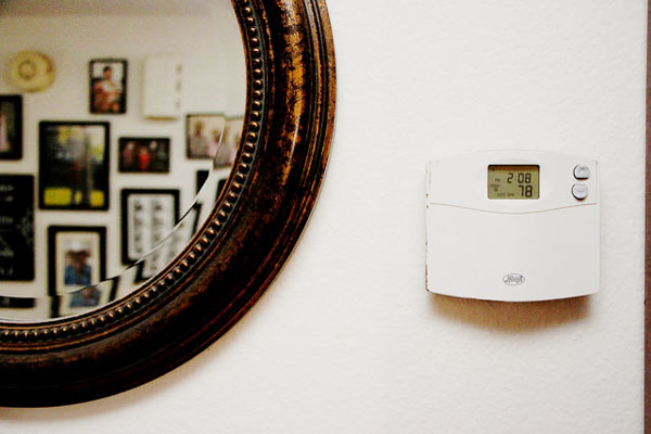 Room Thermostat - Image Credit: https://www.flickr.com/photos/meginsanity/15114147602/